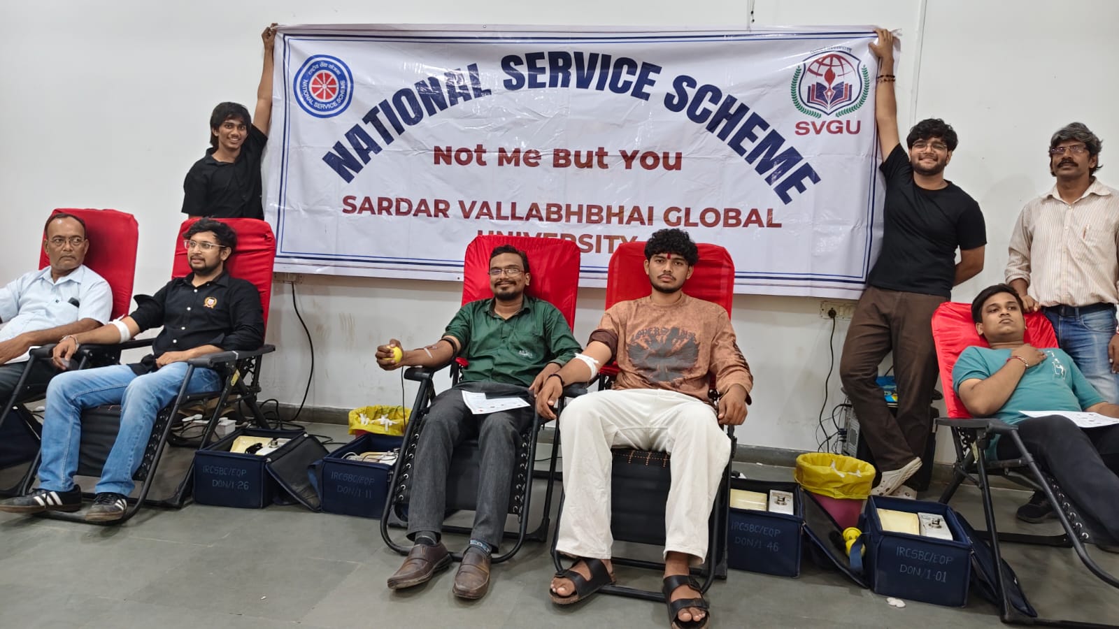 SVGU Blood Donation Drive: Students, Faculty Join Hands for Social Cause — photo 2