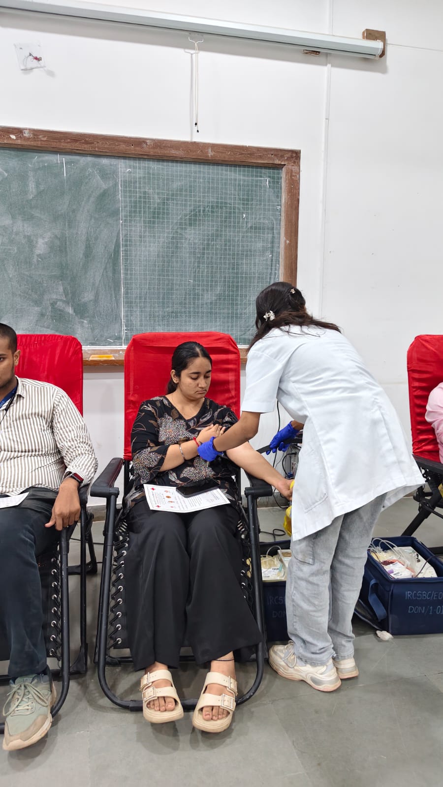 SVGU Blood Donation Drive: Students, Faculty Join Hands for Social Cause